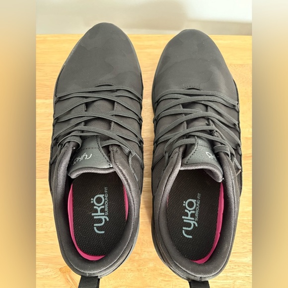 Ryka Fate Knit Bungee Slip-On Shoes Sneakers Black 8.5W Camo Print EUC - Picture 7 of 9